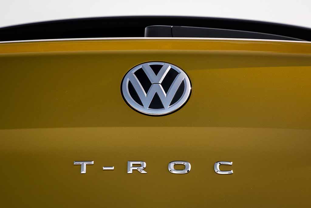 VW T-Roc: Der Modellname ist jetzt auch mittig platziert worden     