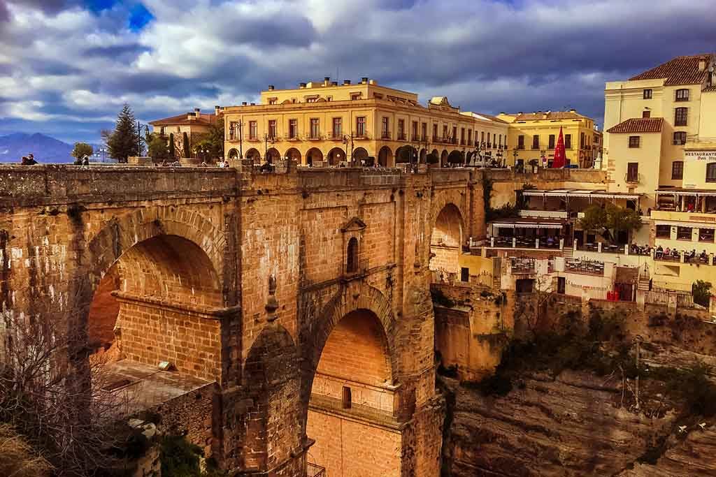 Die berühmten Brücken der andalusischen Stadt Ronda in Spanien