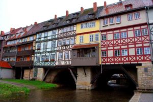 Die Krämerbrücke ist das älteste Bauwerk Erfurts