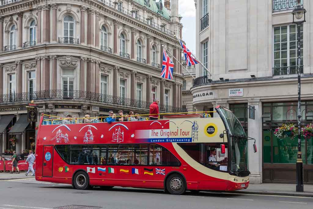 Mit dem Hop-on-Hop-off Bus zu den Londoner Sehenswürdigkeiten