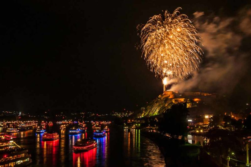 Rhein in Flammen hießt das alljährliche Feuerwerk über dem Rhein
